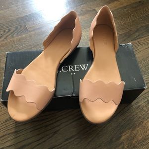 Jcrew leather scalloped peep toe flat in warm beige. Size 7.5.